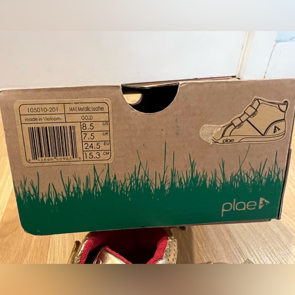 Plae Max Gold shoes size 8.5 Brand New NWT Rare Find - Picture 5 of 10